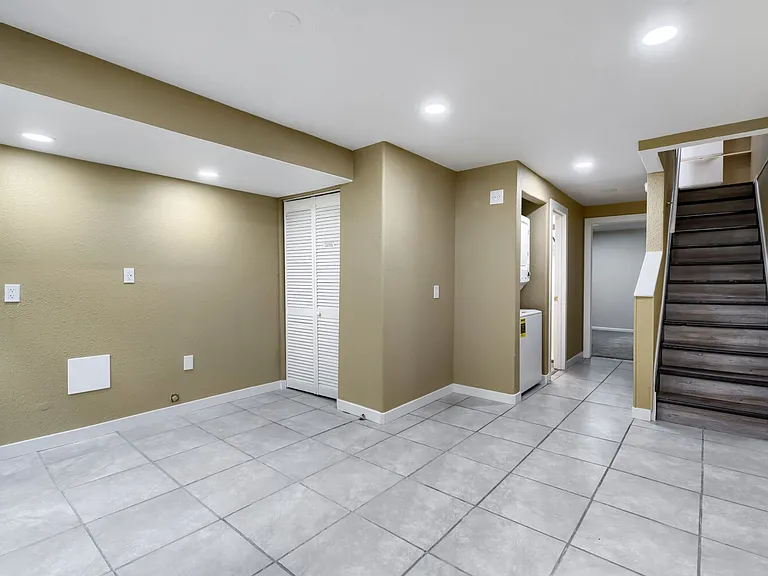 4177 Charleston Dr — Photo 8