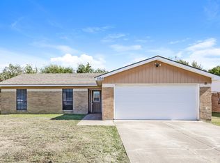 1108 N Knowles Dr, Saginaw, TX 76179