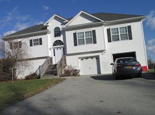 6 Diana Rdg, Highland, NY 12528