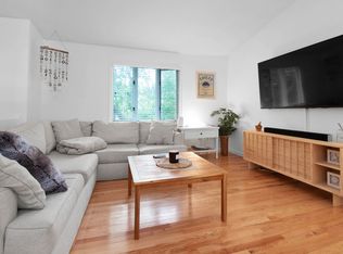 39 Osceola Ave, Narragansett, RI 02882