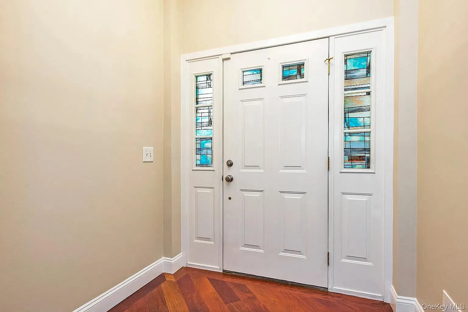 3 bed, 2.5 bath, 2720 sqft, $6,500 — Photo 3