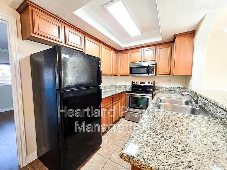 4230 48th St #8 — Photo 6