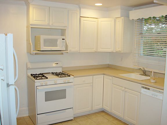 5th image of 410 Vine St