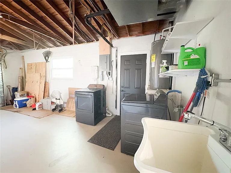 3054 Adrian Ave — Photo 24