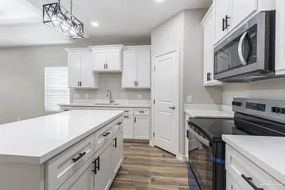 3 bed, 2.0 bath, 18028 sqft, $1,175 — Photo 3