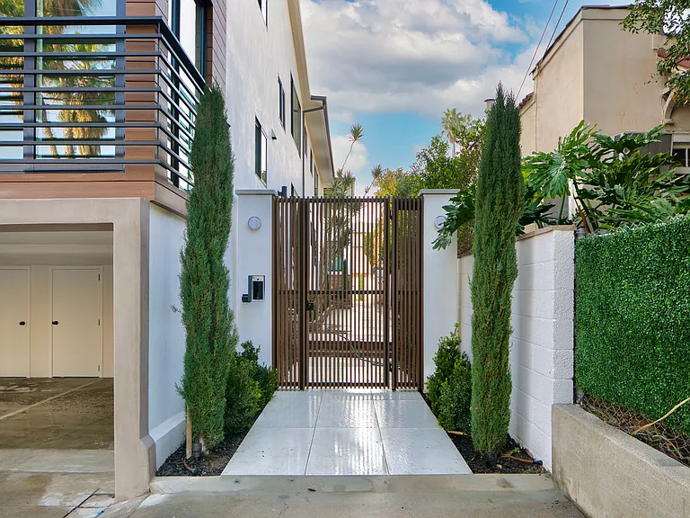 1427 N Vista St #3 — Photo 7
