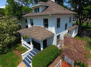 719 W 5th St, Cedar Falls, IA 50613