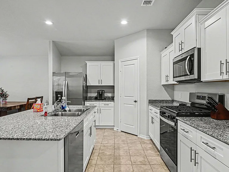 513 Bronze Cir W — Photo 9
