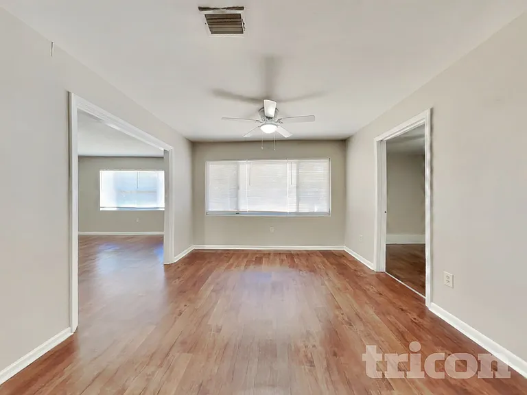 1604 Clark St — Photo 4