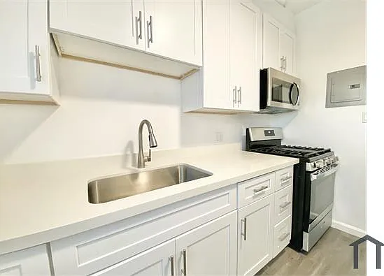 2621 Brighton Ave #11 — Photo 4
