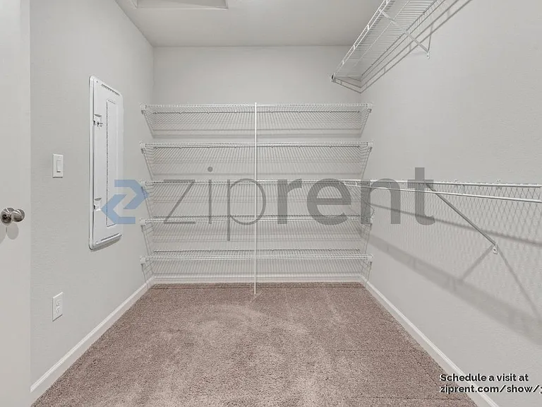 6460 N 89th Ave — Photo 31