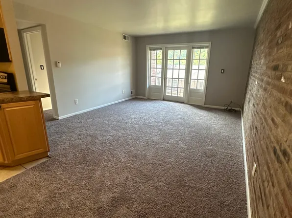 930 Margarite Dr APT C, Pittsburgh, PA 15216