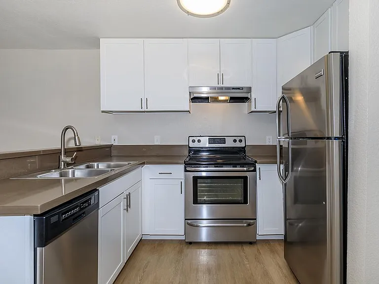 Heritage Pointe Senior Apartments — Photo 28