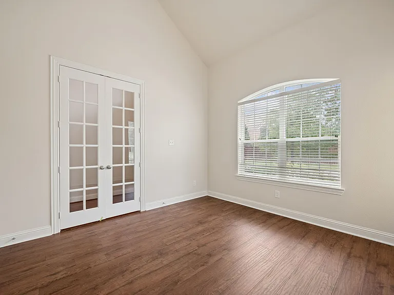 9813 Karlovich Dr — Photo 36
