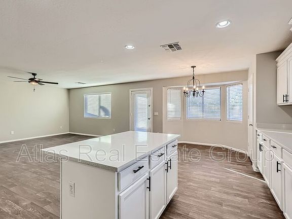 3rd image of 493 E Kelsi Ave