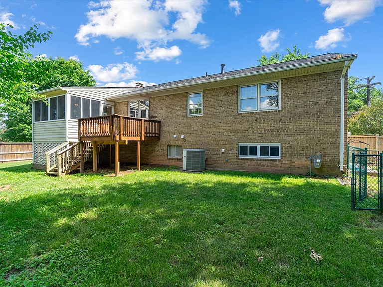 15100 Carlbern Dr — Photo 20