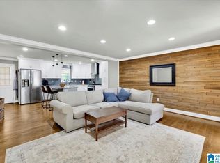 409 Oak Glen Ln, Birmingham, AL 35244