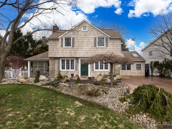 6 South Dr, East Brunswick, NJ 08816