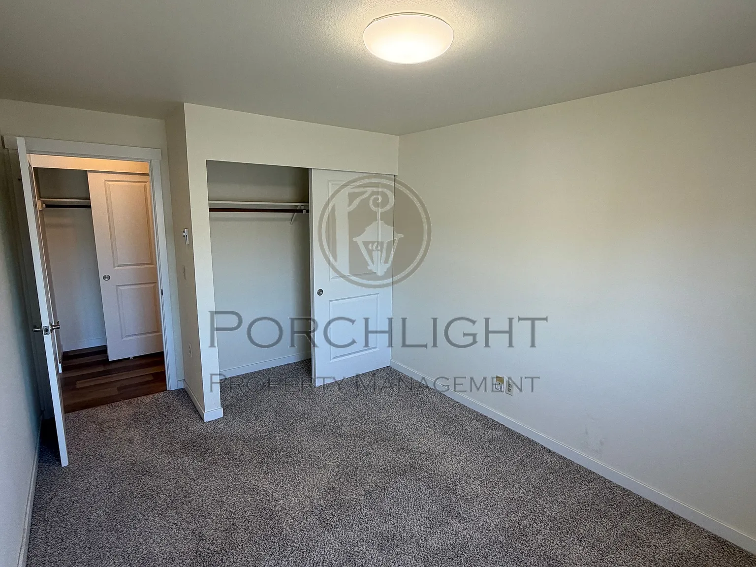 BLAIR112 - 9 — Photo 4