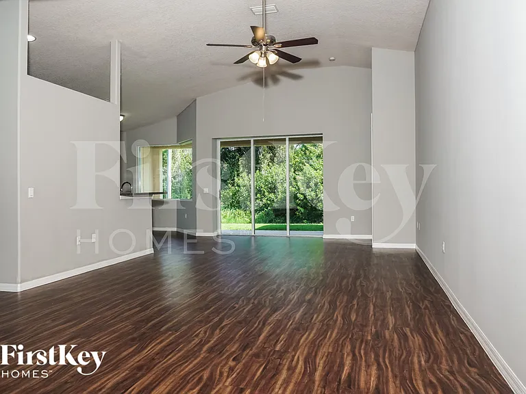 5108 Sylvania Ave — Photo 2