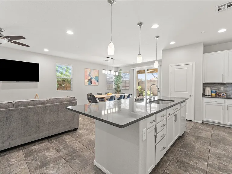 700 Sea Coast Dr — Photo 10