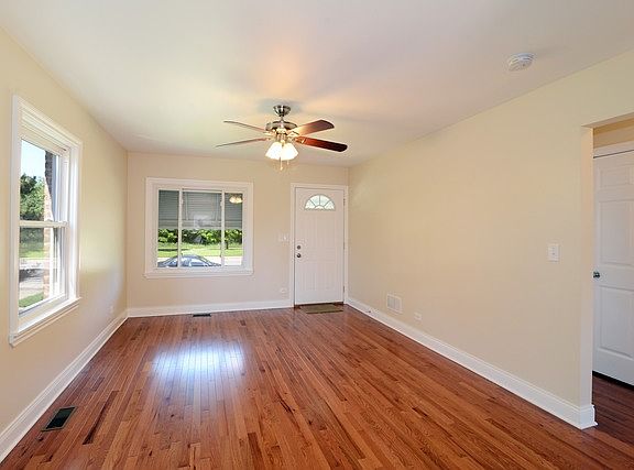 3rd image of 3843 N Cumberland Ave