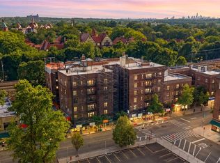 7234 Austin St #F6, Forest Hills, NY 11375