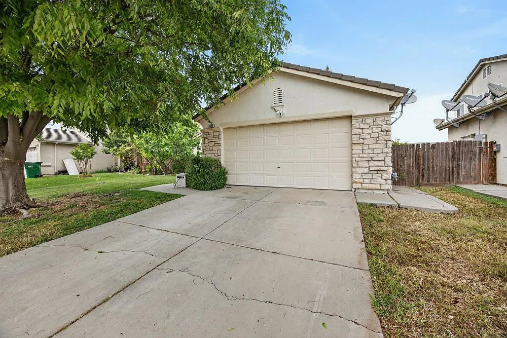 3231 Strickland Dr — Photo 1