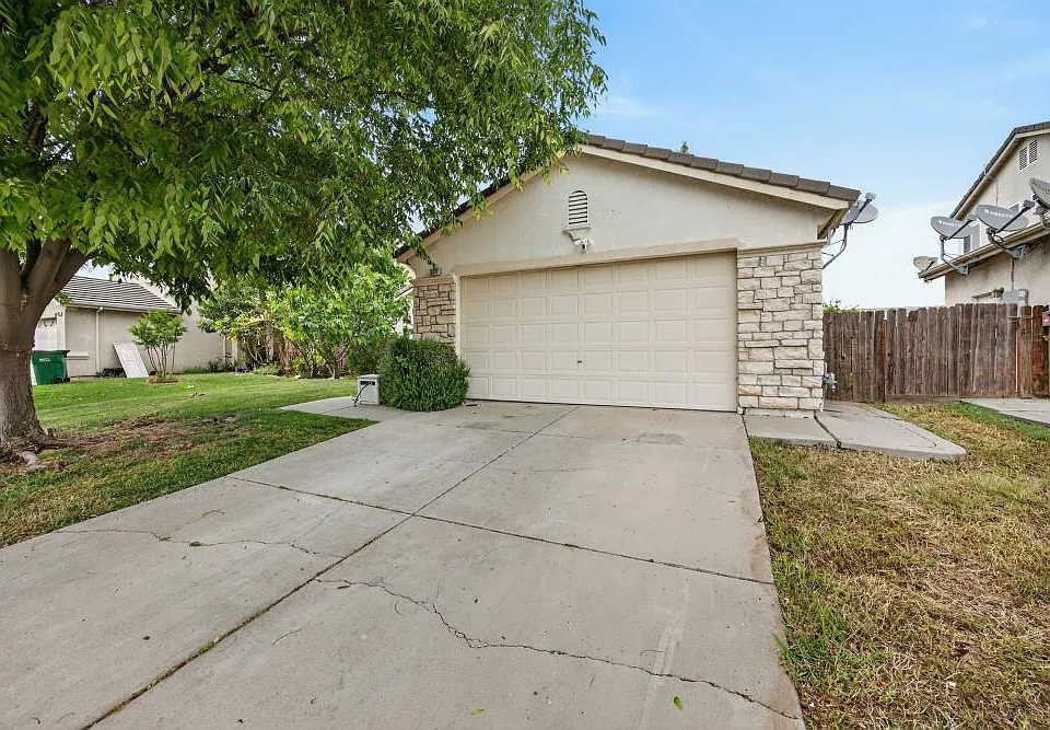 3231 Strickland Dr