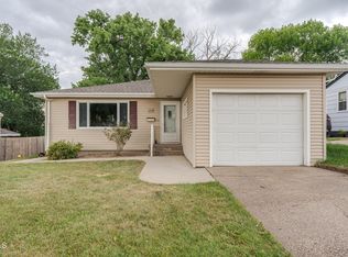 1218 N 15th St, Bismarck, ND 58501