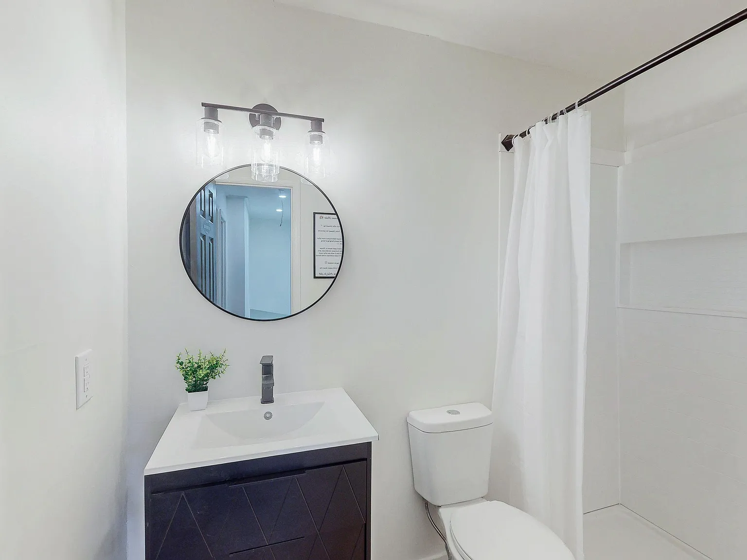 4 bed, 4.0 bath, 1752 sqft, $910 — Photo 4
