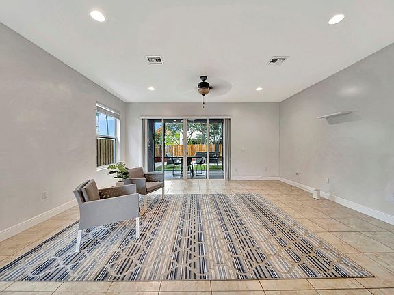4th image of 1137 NE 3rd Avenue #1137