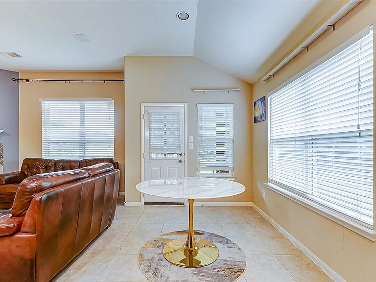 9419 Sparrow Creek Ct — Photo 5