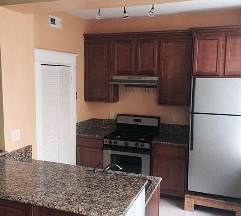 4th image of 230 E 40th St APT B2