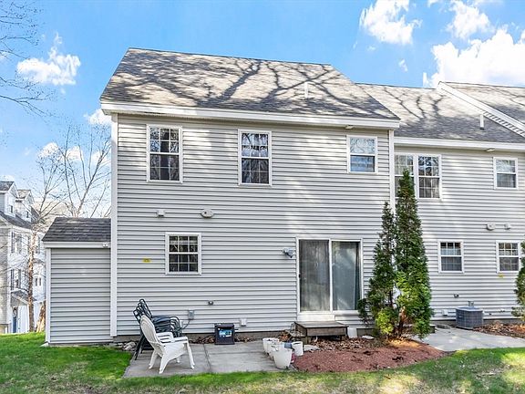 4th image of 26 Bradley Dr Unit D