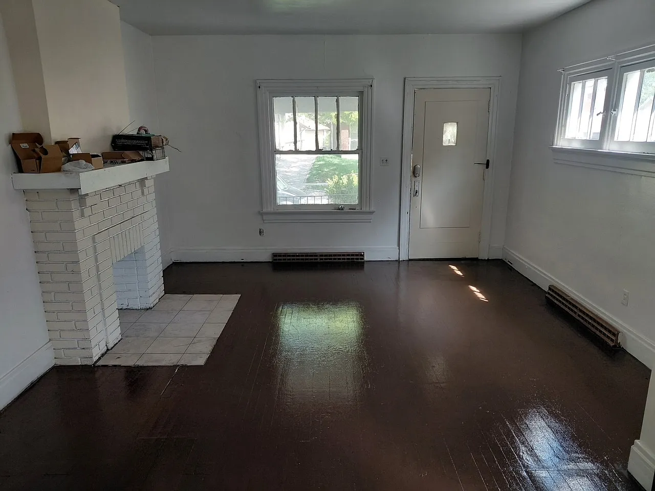 46 Pinehurst Ave — Photo 2
