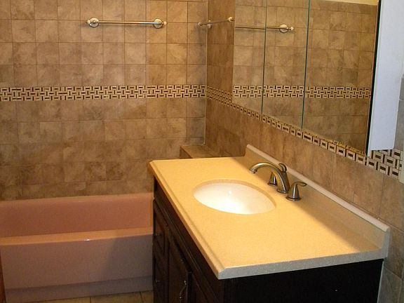 4th image of 414 8th St SE #1