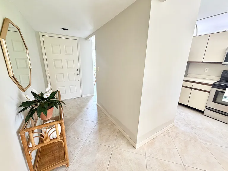 1208 Commonwealth Cir #J-101 — Photo 3