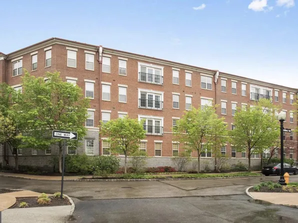 500 Admirals Way APT 106, Philadelphia, PA 19146