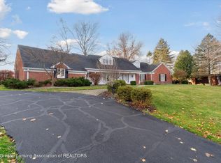 1804 Walnut Heights Dr, East Lansing, MI 48823