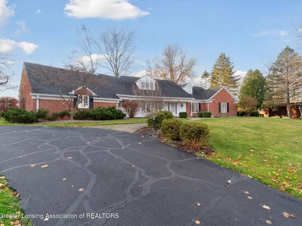 1804 Walnut Heights Dr, East Lansing, MI 48823