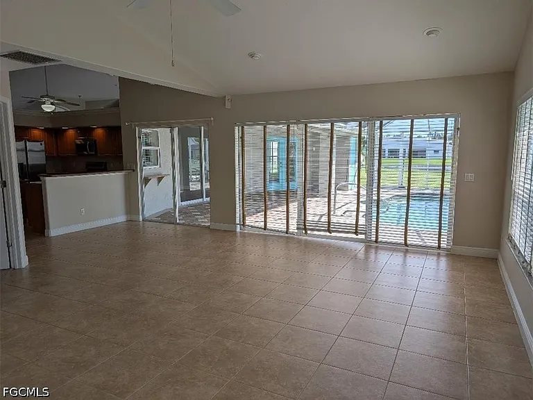 3046 SW 24th Ave — Photo 9