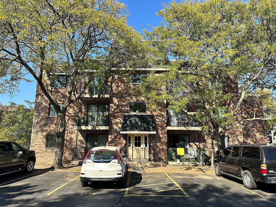 1st image of 5408 Chateau Dr #5