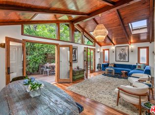 8452 Ridpath Dr, Los Angeles, CA 90046