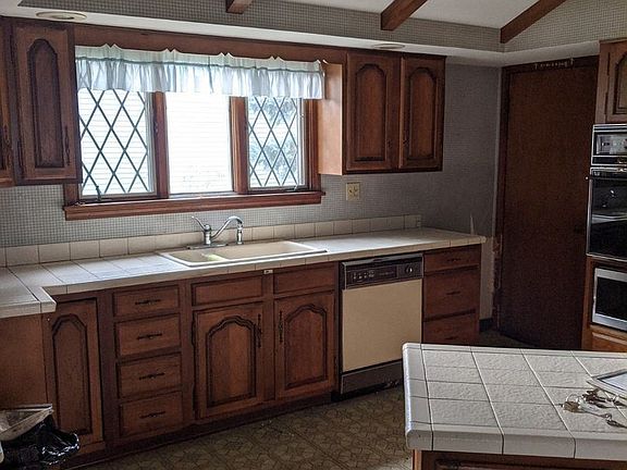2nd image of 63 Weiss St
