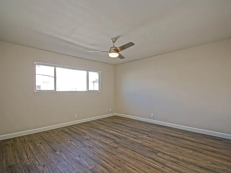 307 Bayview Dr — Photo 28