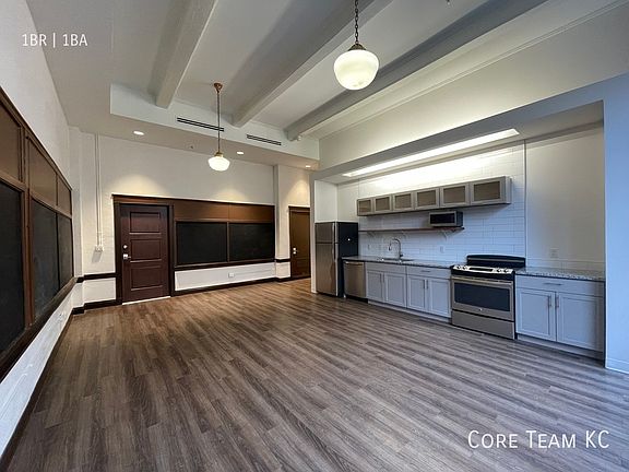 2nd image of 1824 Summit St #1B