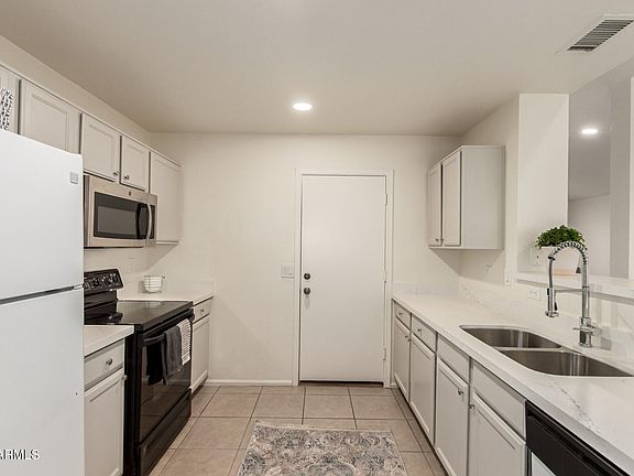 4th image of 10736 W TURNEY Avenue