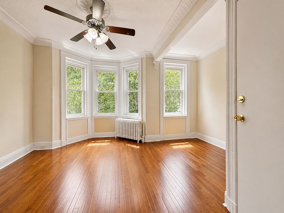 1st image of 118 Booraem Ave APT 3