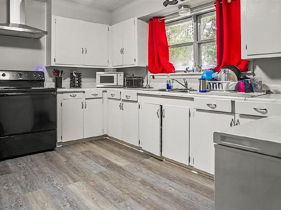 5th image of 4003 Trinity Church Rd